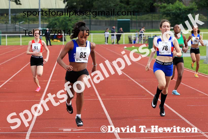 Girls under-13s 200 metres, 2023 Northern Under-13s, Under-15s and Under-17s, Middlesbrough.  Photo: David T. Hewitson/Sports for All Pics